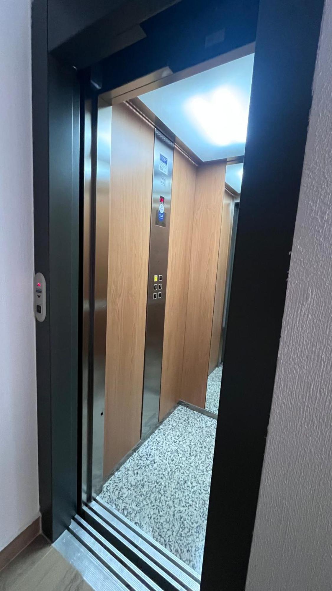 Victrix Homes 莱昂 外观 照片